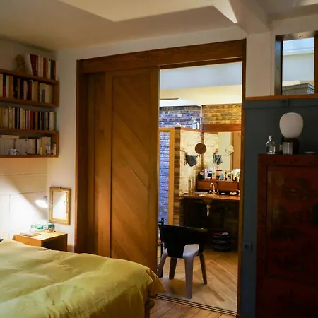 Spacious Cocoon With Garden